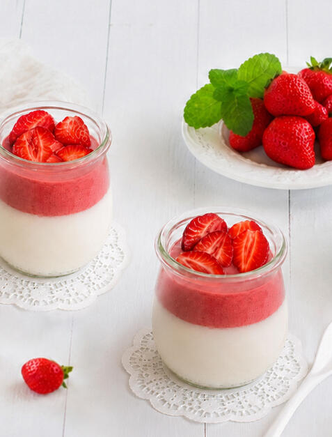 Panna cotta z truskawkami -FIT