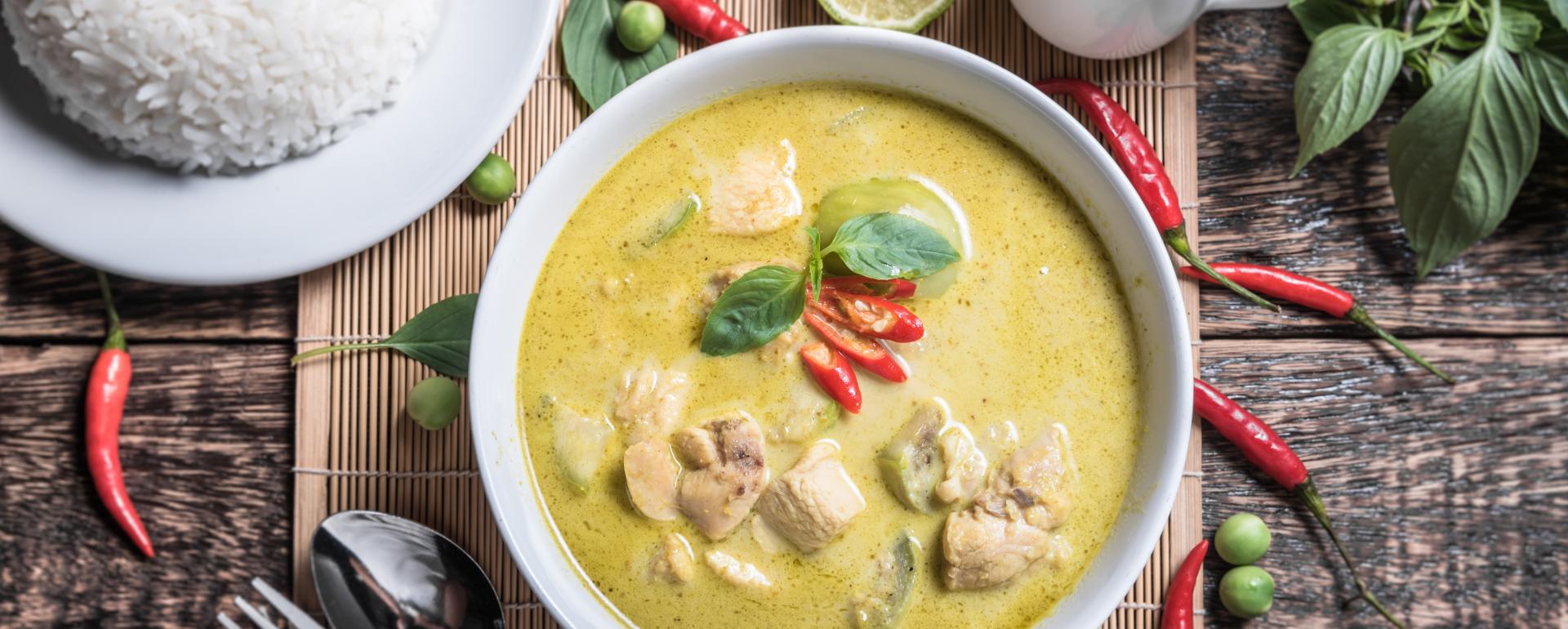 Zielone curry z mlekiem kokosowym